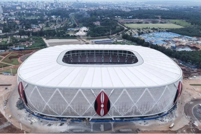 Bu ölkədə bir milyard avroluq stadionun açılışı qalmaqal yaratdı 