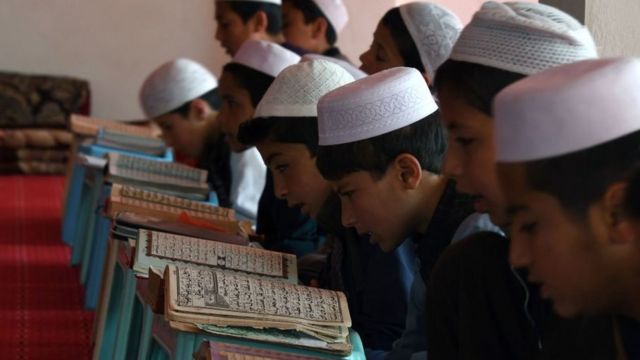 İslamın təriqətləri: sünnilər şiələrdən nə ilə fərqlənir? 